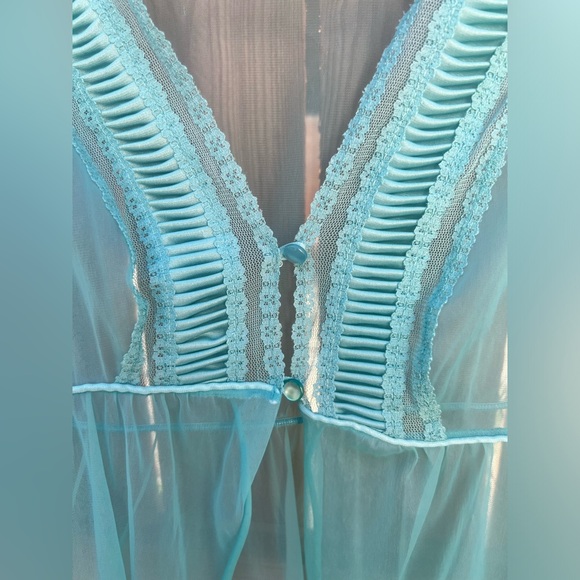 Sweet vintage Peignoir nightgown & robe set - Picture 10 of 12